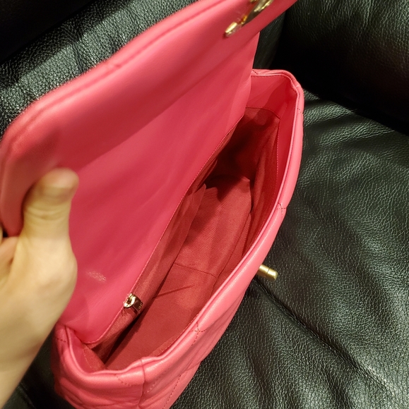 Chanel -- 19 Large Flap Bag - Picture 16 of 16